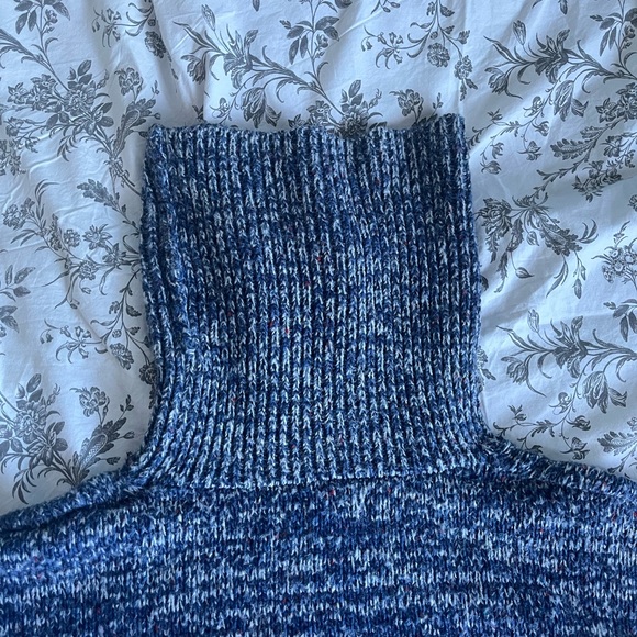 Wool Blend Chunky Boxy Knit Turtleneck Sweater - Picture 6 of 9